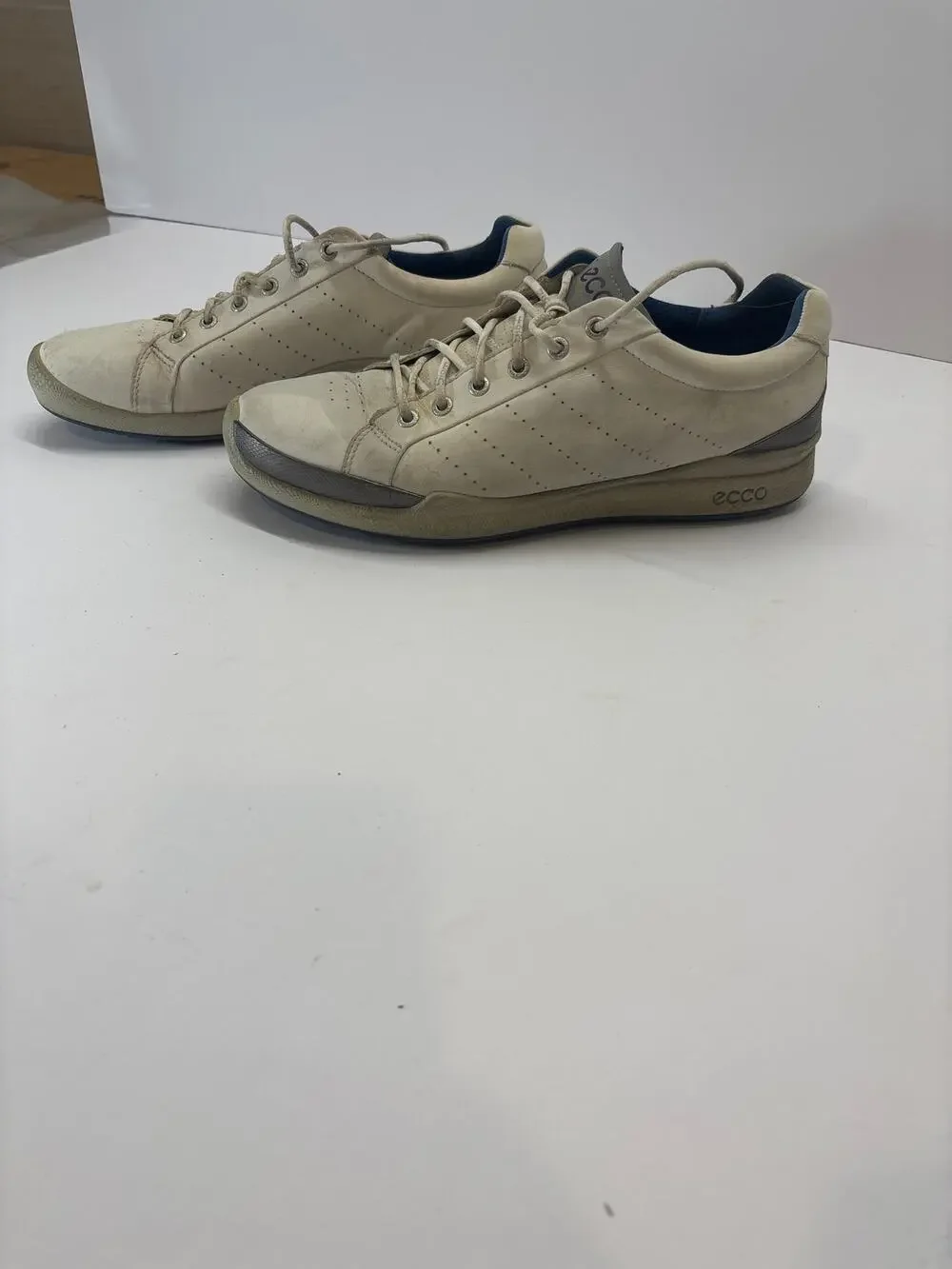 ECCO Men’s US 10-10.5 EU 44 Cream Beige Leather Spikeless Golf Shoes